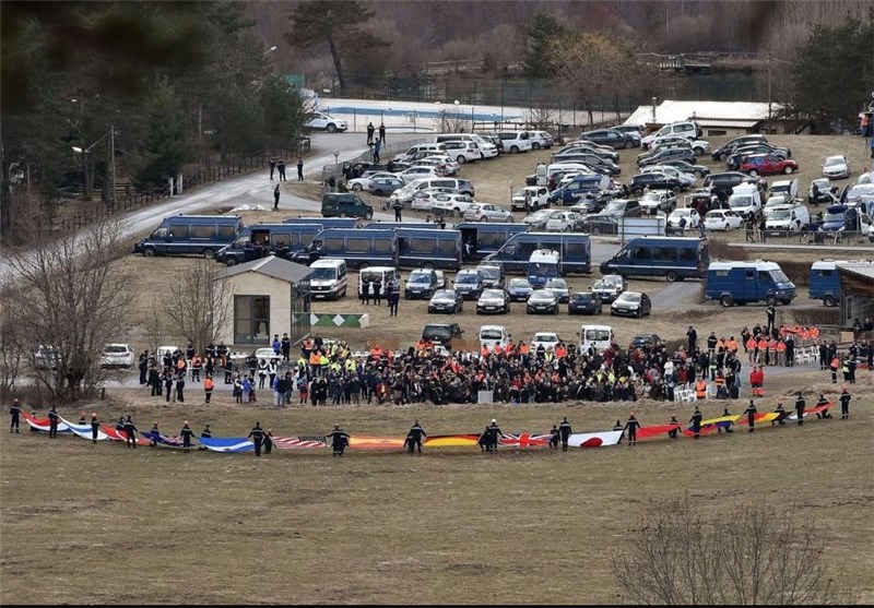 حضور خانواده‌های قربانیان سقوط جرمن‌وینگز در محل حادثه + عکس
