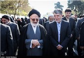 سیدعباس صالحی معاون فرهنگی وزیر ارشاد و حجت‌الاسلام سیدعلی اصغر حجازی در مراسم تشییع پیکر همسر آیت‌الله جنتی