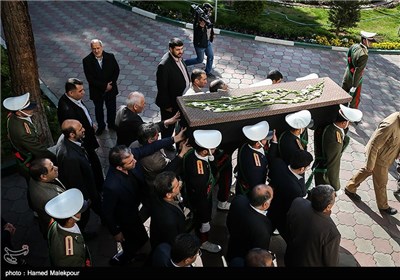 مراسم تشییع پیکر همسر آیت‌الله احمد جنتی دبیر شورای نگهبان و مادر علی جنتی وزیر فرهنگ و ارشاد در تهران