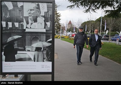 پیاده روی هیات ایرانی بعد از مذاکرات عصر روز هفتم -لوزان سوئیس