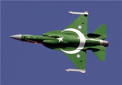 پیر س ائیر شوکا افتتاح، پاکستانی جنگی طیارے کا شاندار مظاہرہ