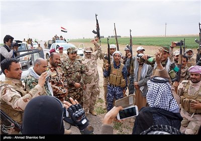 شادی نیروهای مردمی مبارز پس از فرار گروه تروریستی داعش از شهر صلاح الدین عراق