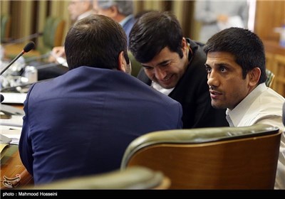 دبیر و دنیامالی در صد و چهل و دومین جلسه شورای شهر تهران