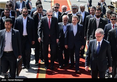 استقبال از رجب طیب اردوغان رئیس جمهور ترکیه توسط محمود واعظی وزیر ارتباطات هنگام ورود به تهران