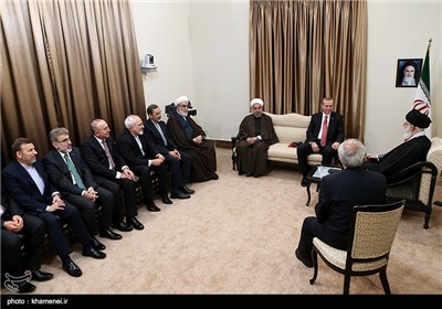 Turkey’s Erdogan Meets Ayatollah Khamenei in Tehran