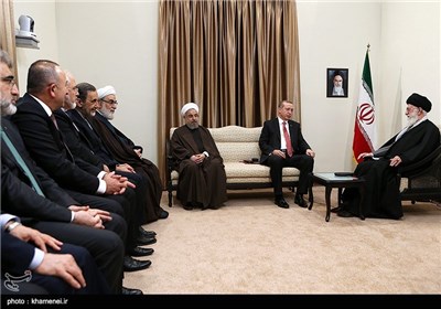 Turkey’s Erdogan Meets Ayatollah Khamenei in Tehran