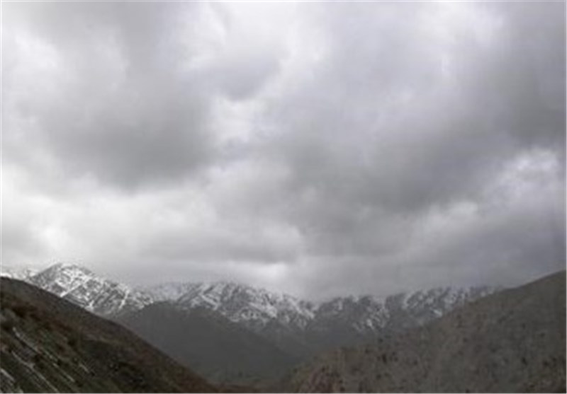 مناطق کوهستانی تهران بارانی می‌شود
