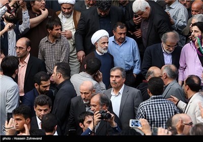 حجت الاسلام مجید انصاری ،معاون پارلمانی رئیس‌جمهور ایران در مراسم ختم همسر آیت‌الله خاتمی