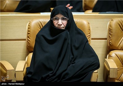 زهرا مصطفوی دختر حضرت امام خمینی(ره) در همایش بزرگداشت بانوی انقلاب اسلامی