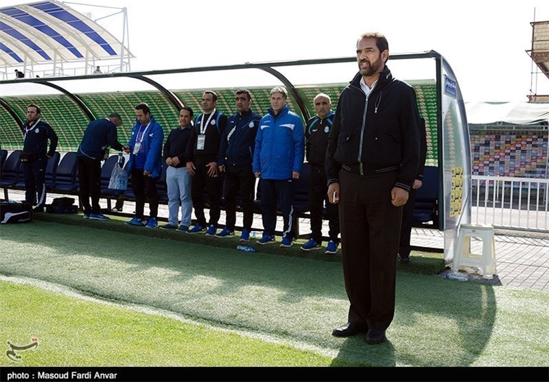 کریمی: محجوب تک و تنها ملوان را در لیگ برتر نگه داشت