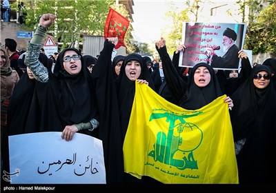 Iranian Students Protest in Front of Saudi Arabia Embassy in Tehran