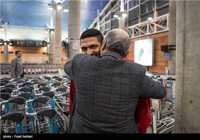 Iran’s Free-Style Wrestling Team Returns from World Cup