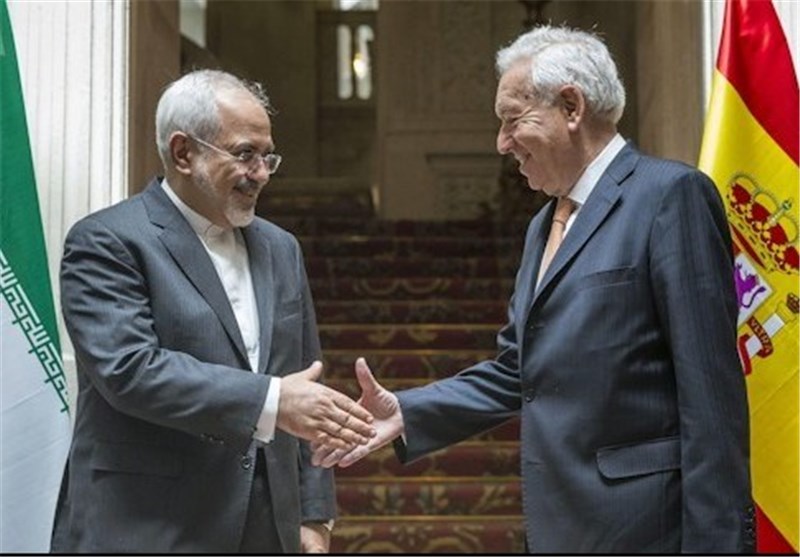 Iranian, Spanish FMs Urge Closer Ties