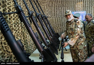رونمایی از سلاح تک‌تیرانداز 14.5 میلی‌متری شاهر خشاب‌دار، کالیبر: 14.5 توسط امیر احمدرضا پوردستان فرمانده نیرو زمینی ارتش