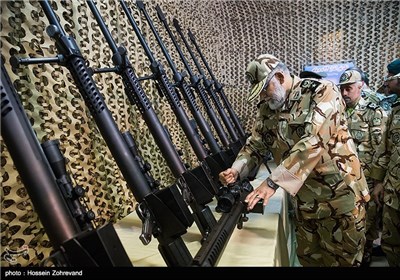 رونمایی از سلاح تک‌تیرانداز 14.5 میلی‌متری شاهر خشاب‌دار، کالیبر: 14.5 توسط امیر احمدرضا پوردستان فرمانده نیرو زمینی ارتش