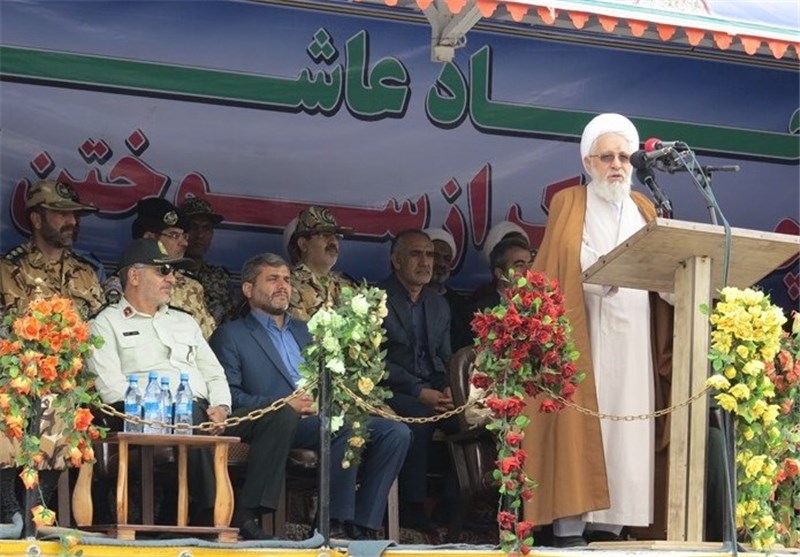 مراسم رژه نیروهای مسلح در شیراز برگزار شد