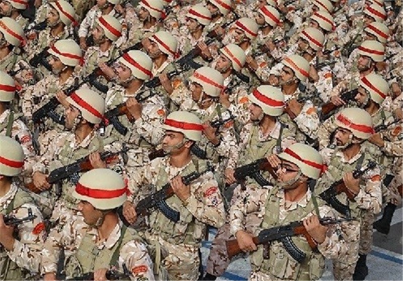 مراسم رژه روز ارتش در کرمانشاه برگزار شد