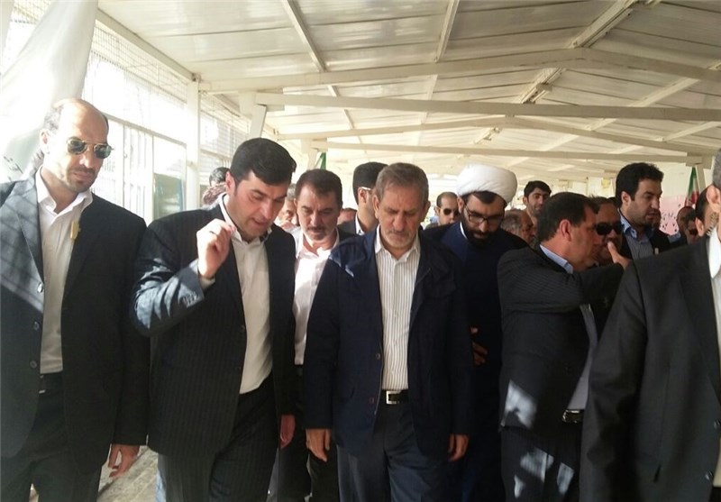 معاون اول رئیس جمهور از پایانه‌ مرزی مهران بازدید کرد