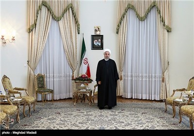 4 New Ambassadors Submit Credentials to Iran's President