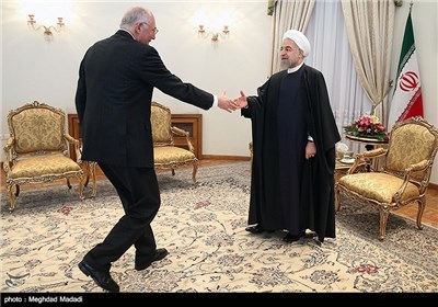 4 New Ambassadors Submit Credentials to Iran's President