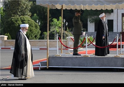  حسن روحانی رئیس‌جمهور و محمدی گلپایگانی رئیس دفتر مقام معظم رهبری