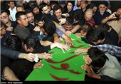 مراسم تشییع پیکر 4 شهید مدافع حرم در قم برگزار شد