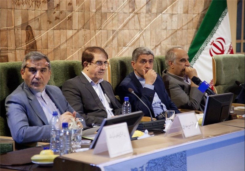 جلسه شورای اداری استان کرمانشاه با حضور وزیر اقتصاد برگزار شد
