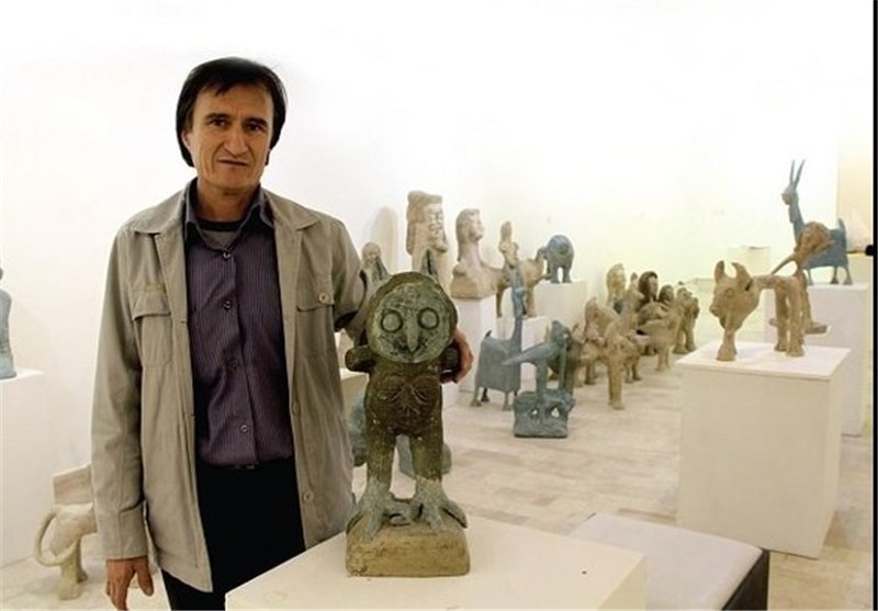 سرایدار افغانی که مجسمه سازی می‌کند