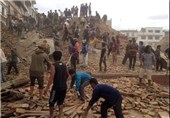 کشته شدن 114 نفر در زمین لرزه 7.7 ریشتری در نپال+ عکس