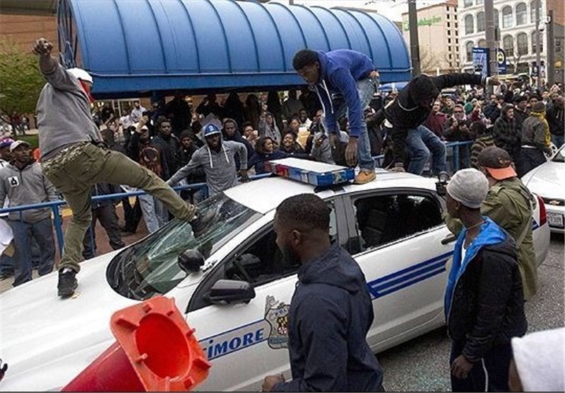 Thousands Protest over US Custody Death of Freddie Gray