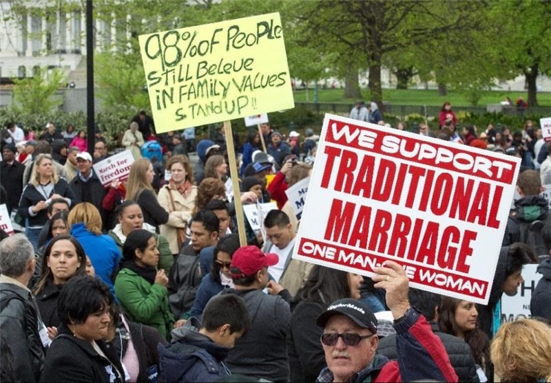 تظاهرات شهروندان آمریکایی در مخالفت با ازدواج همجنس‌گرایان + عکس