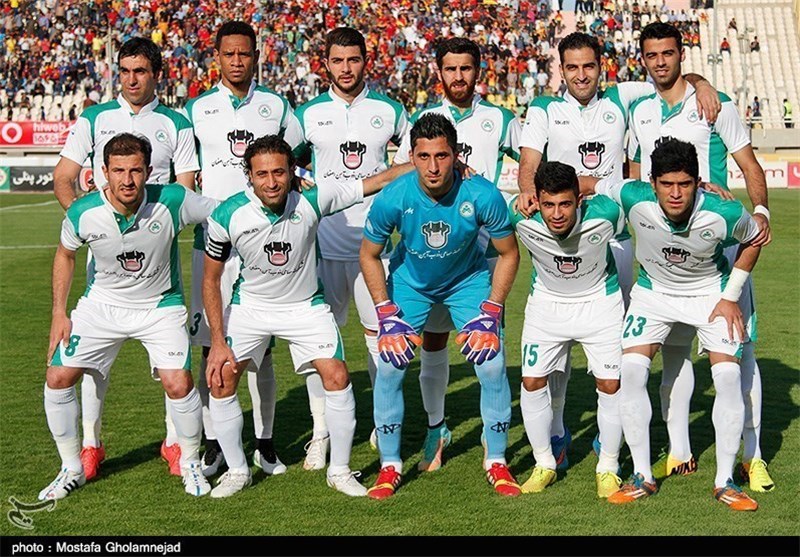 Fenerbache Hammers Iran&apos;s Zob Ahan Football Team in Friendly