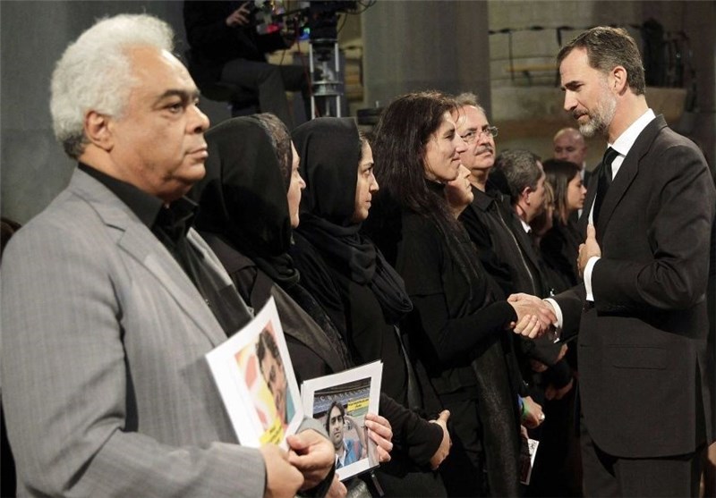 حضور خانواده حجت‌الاسلامی در مراسم یادبود قربانیان سقوط هواپیما در بارسلونا + فیلم