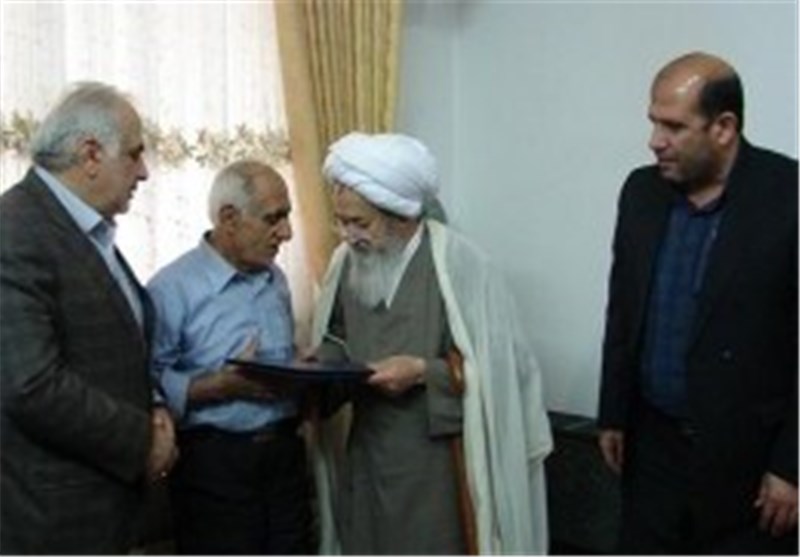 نماینده ولی فقیه و استاندار مازندران با پدران شهید استان دیدار کردند