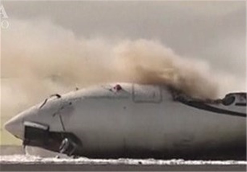 عکس/ حمله جنگنده آل سعود به فرودگاه یمن