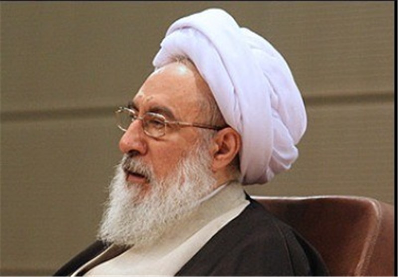 هدف استکبار جلوگیری از گسترش قدرت ایران در منطقه است