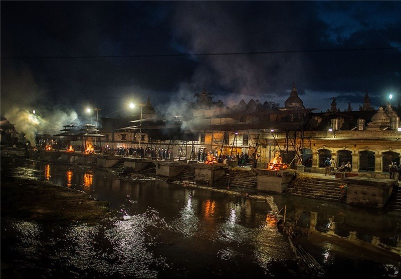 Nepal Quake-Ravaged Temple Faces Threat from Looters