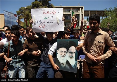  اعتراض جمعی از دانشجویان دانشگاه امیرکبیر به حضور هاشمی‌رفسنجانی رئیس مجمع تشخیص مصلحت نظام