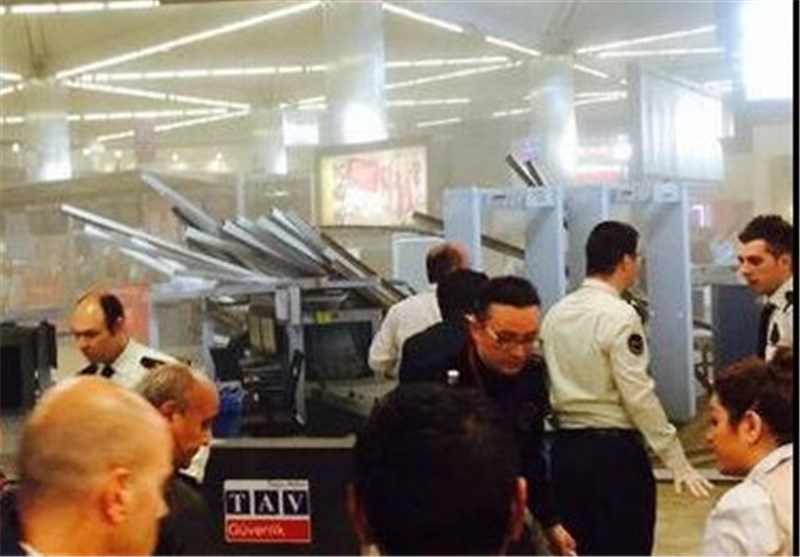 سقف فرودگاه استانبول فرو ریخت