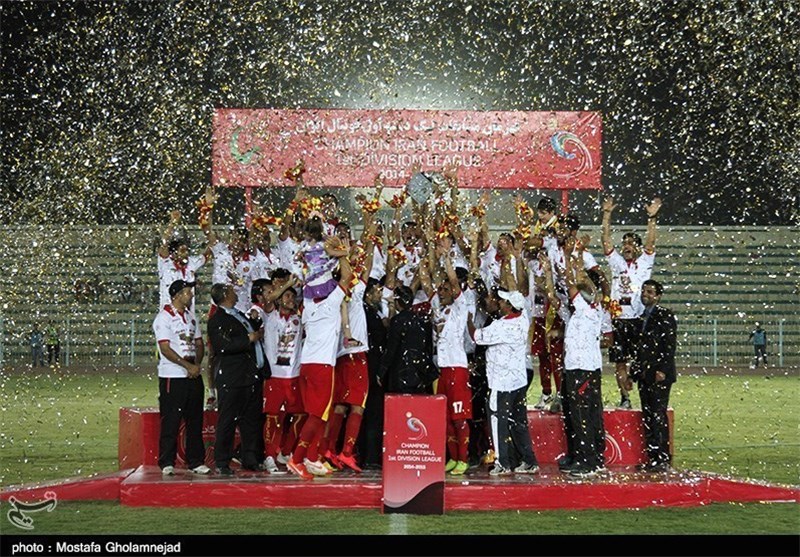 بلاتکلیفی تیم‌های فوتبال خوزستان به دلیل مشکلات مالی