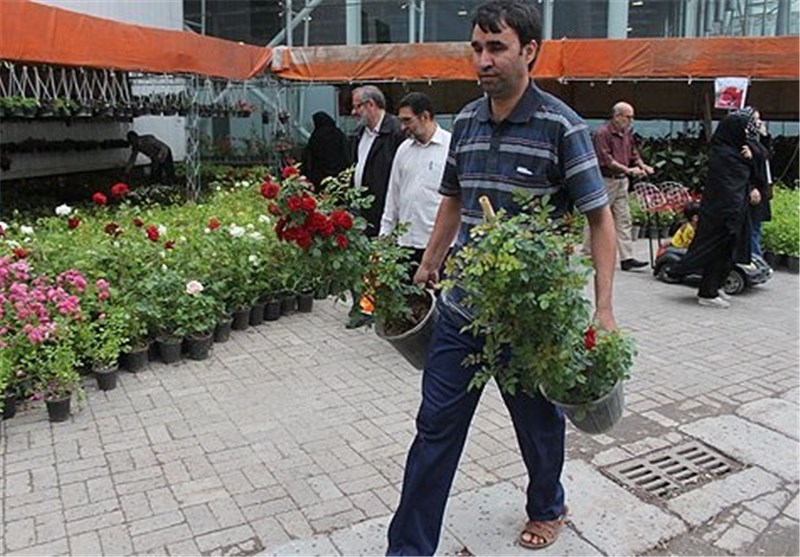 گل‌های تکراری در نمایشگاه مشهد با استقبال پرشور مردمی
