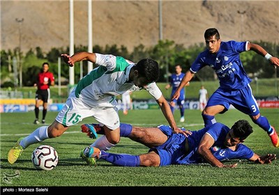 دیدار تیم‌های فوتبال ذوب آهن و ملوان انزلی - اصفهان