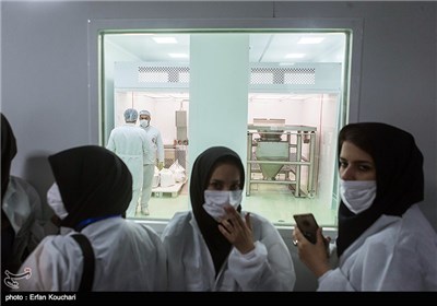  Iran Displays New Domestically-Made Medicines