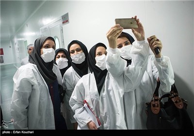  Iran Displays New Domestically-Made Medicines