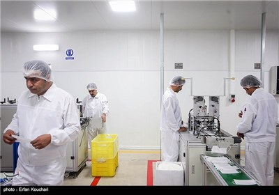  Iran Displays New Domestically-Made Medicines