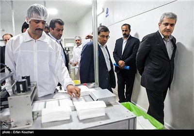  Iran Displays New Domestically-Made Medicines