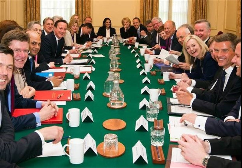 برگزاری اولین کابینه تمام محافظه‌کار انگلیس پس از 18 سال