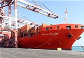 کشتی حامل کمک‌های انسان دوستانه به مردم یمن از خوزستان بارگیری می‌شود