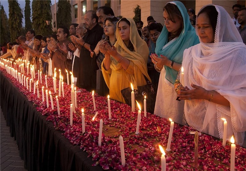 گرامیداشت شهدای شیعه حادثه تروریستی «کراچی» در پاکستان+عکس