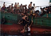 صدها مسلمان روهینگیا از ترس دولت میانمار در دریا سرگردان شدند + عکس